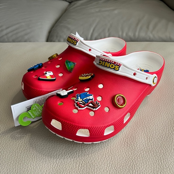 NWT - Crocs Sonic The Hedgehog Classic Clog - EU 43/M10W12 - Picture 3 of 10